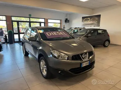 Usata Nissan Qashqai Acenta 110 CV (80 kW) 2013 Grigio SUV