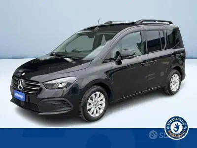 Usata Mercedes T180 116 CV (85 kW) 2025 Nero Monovolume