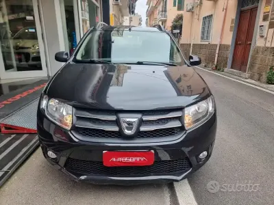 Usado Dacia Logan MCV Ambiance 75 CV (55 kW) 2015 Negro Familiar