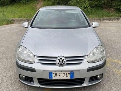 Begagnad VW Golf IV Trendline 105 HK (77 kW) 2005 Silver Sedan