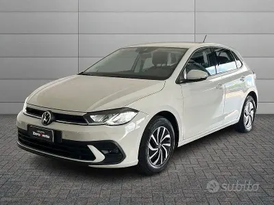 Usata VW Polo Life 95 CV (69 kW) 2023 Beige Utilitaria