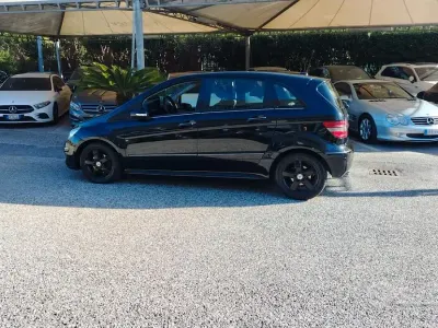 Usata Mercedes B200 140 CV (102 kW) 2008 Nero Monovolume