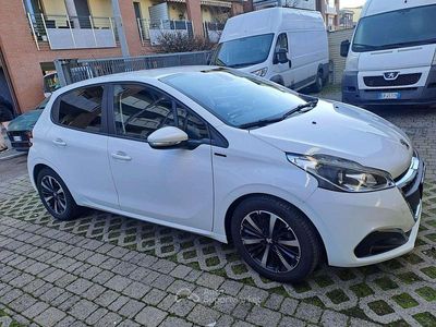 Usata Peugeot 208 Signature Sky 83 CV (61 kW) 2018 Bianco Utilitaria