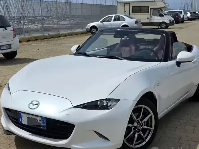Usata Mazda MX5 132 CV (97 kW) 2021 Bianco Cabrio