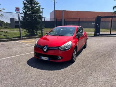 Usata Renault Clio IV 75 CV (55 kW) 2014 Rosso Berlina