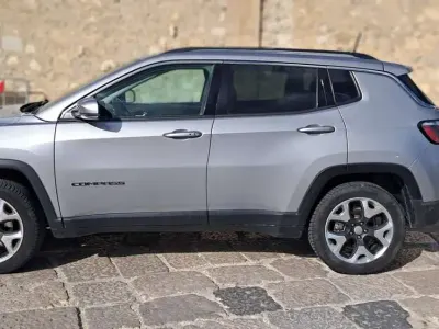 Usata Jeep Compass Limited 140 CV (102 kW) 2018 Grigio SUV