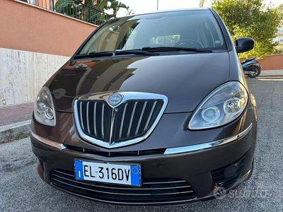 Usata Lancia Musa 95 CV (69 kW) 2011 Grigio Monovolume