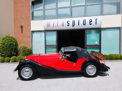 Usata Morgan 4/4 140 CV (102 kW) 1981 Rosso Cabrio