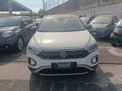 Usata VW T-Roc Life 110 CV (80 kW) 2023 Bianco SUV