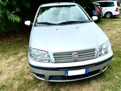 Usata Fiat Punto Active 60 CV (44 kW) 2011 Grigio Utilitaria