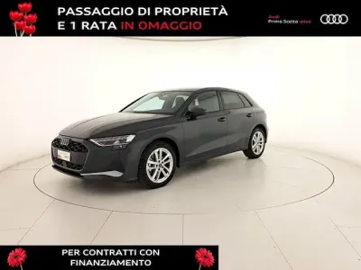 Usata Audi A3 Advanced Plus 116 CV (85 kW) 2025 Grigio manhattan metallizzato Berlina