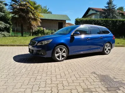 Usata Peugeot 308 131 CV (96 kW) 2019 Bluazzurro Station wagon