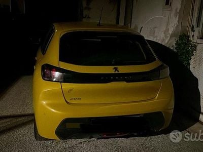 Usata Peugeot 208 100 CV (73 kW) 2022 Giallo Utilitaria