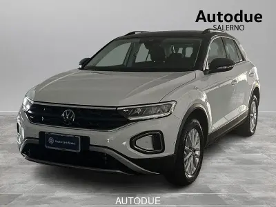 Usata VW T-Roc Life 110 CV (80 kW) 2023 Bianco SUV