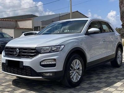 Usata VW T-Roc Business 116 CV (85 kW) 2021 Argento SUV