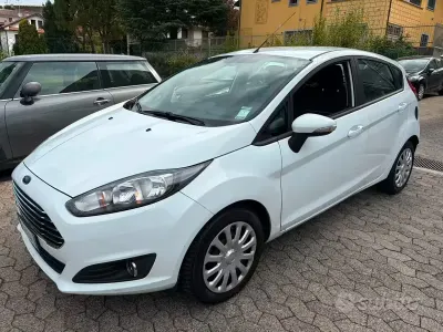 Usata Ford Fiesta Business Edition 60 CV (44 kW) 2015 Bianco Utilitaria