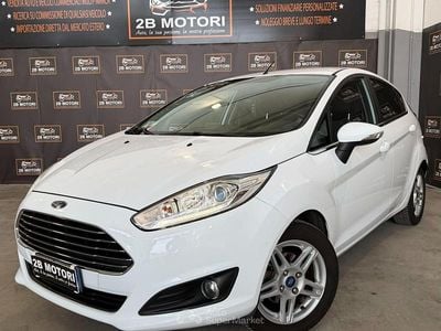 Usata Ford Fiesta Titanium 75 CV (55 kW) 2013 Bianco Utilitaria