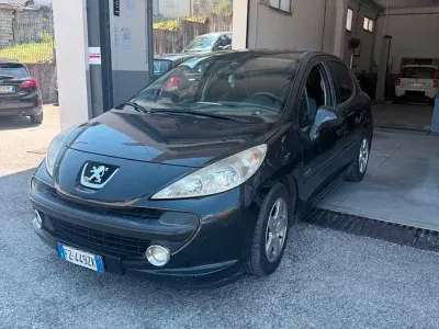 Usata Peugeot 207 68 CV (50 kW) 2008 Nero Berlina