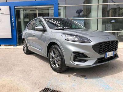 Usata Ford Kuga ST-Line X 152 CV (111 kW) 2023 Solar silver SUV