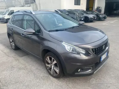 Usata Peugeot 2008 GT-line 99 CV (72 kW) 2017 Grigio SUV