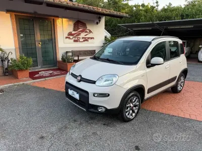 Usata Fiat Panda 4x4 S 84 CV (61 kW) 2017 Bianco Utilitaria