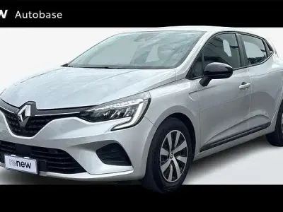 Usado Renault Clio V Equilibre 101 HP (74 kW) 2023 Prateado Sedan