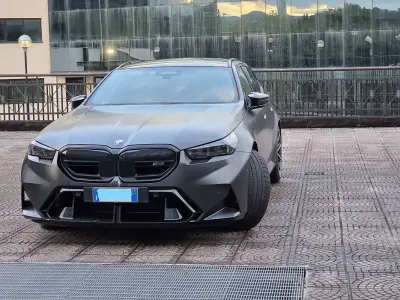 Usata BMW M5 585 CV (430 kW) 2025 Nero Station wagon
