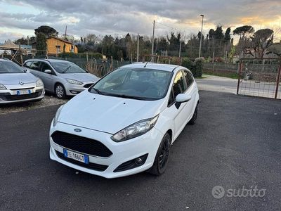 Usata Ford Fiesta 75 CV (55 kW) 2016 Bianco Berlina