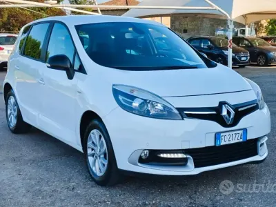 Usata Renault Scénic III Bose Edition 110 CV (80 kW) 2016 Grigio Monovolume