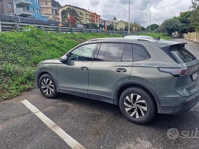 Usata VW Tiguan 150 CV (110 kW) 2024 Verde SUV