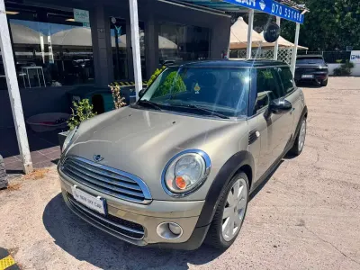 Usata Mini Cooper D Pepper 109 CV (80 kW) 2009 Bronzo Utilitaria