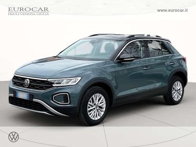 Usata VW T-Roc Life 116 CV (85 kW) 2025 Petroleum blue metallizzato ne SUV
