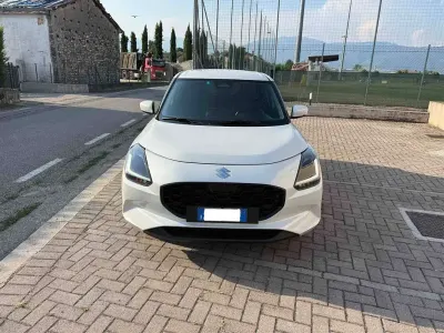Usata Suzuki Swift 83 CV (61 kW) 2024 Bianco Utilitaria