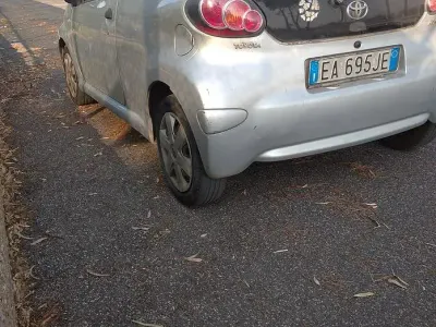 Usata Toyota Aygo 68 CV (50 kW) 2010 Grigio Utilitaria
