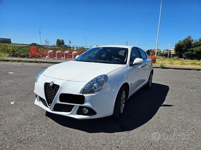 Gebraucht Alfa Romeo Giulietta 105 PS (77 kW) 2013 Weiß Kleinwagen