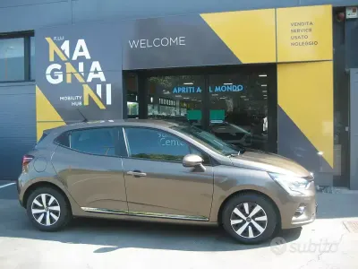 Usata Renault Clio Zen 101 CV (74 kW) 2019 Marrone Utilitaria