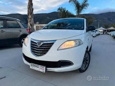 Gebraucht Lancia Ypsilon 69 PS (50 kW) 2012 Weiß Kleinwagen