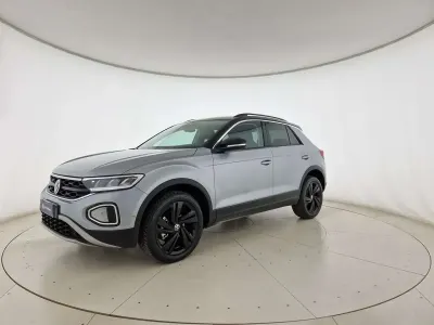 Nieuw VW T-Roc Sportline 116 PK (85 kW) 2026 Zwart SUV