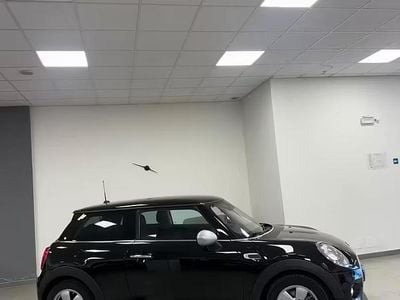 Usata Mini Cooper D Hype 115 CV (84 kW) 2016 Nero Utilitaria