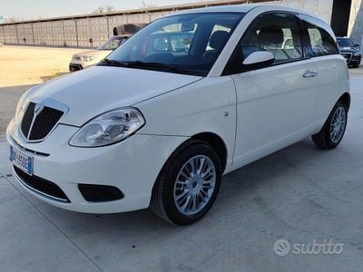 Usata Lancia Ypsilon 75 CV (55 kW) 2009 Bianco Utilitaria