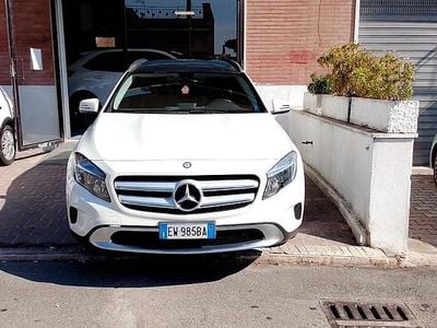 Usata Mercedes GLA200 Executive 135 CV (99 kW) 2014 Bianco SUV