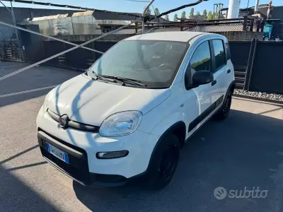 Usata Fiat Panda 4x4 S 86 CV (63 kW) 2020 Other Utilitaria