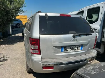 Usata Jeep Cherokee 218 CV (160 kW) 2007 Grigio SUV