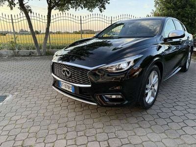 Infiniti Q30