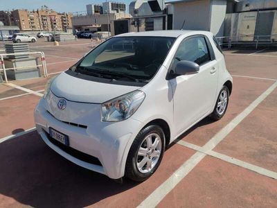 Toyota iQ