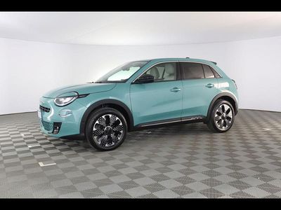 Usata Fiat 600 La Prima 100 CV (73 kW) 2025 Azzurro cielo d'italia (metallizato) SUV