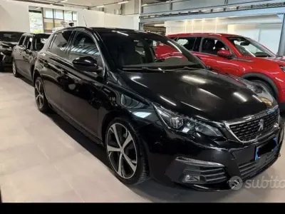 Usata Peugeot 308 GT-line 120 CV (88 kW) 2017 Berlina
