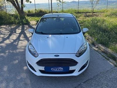 Begagnad Ford Fiesta Titanium 95 HK (69 kW) 2015 Vit Sedan