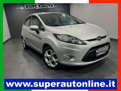 Usata Ford Fiesta Titanium 70 CV (51 kW) 2013 Argento Berlina