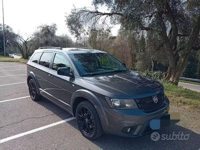 Usata Fiat Freemont Cross 170 CV (125 kW) 2015 Grigio SUV